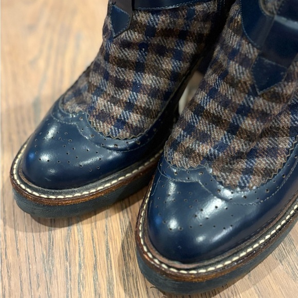 Mellow Yellow Heeled Boots - Picture 6 of 16